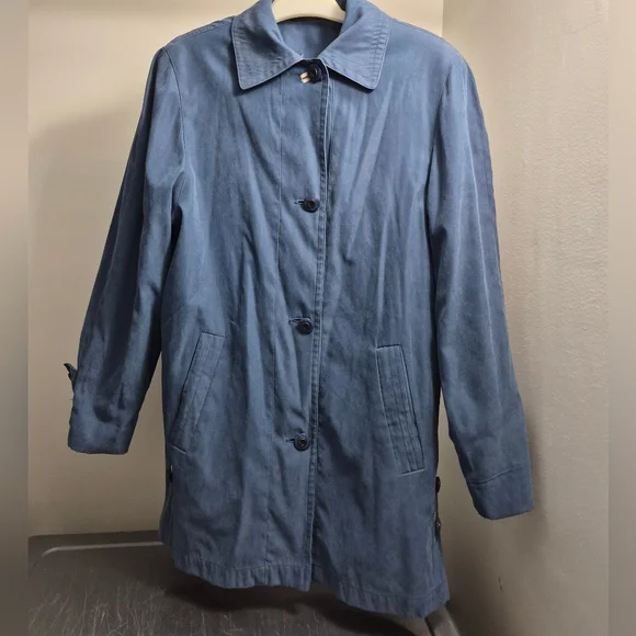 Elegant Blue Coat for Women - Picture 1 of 13